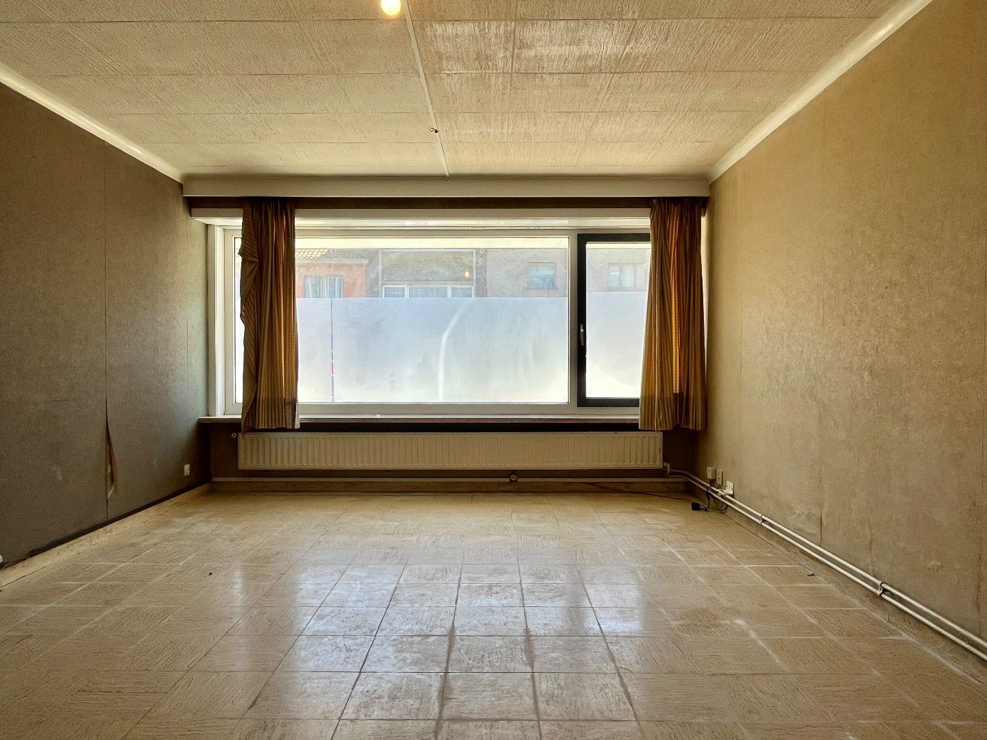 Gelijkvloers appartement te koop in Roeselare met garagebox!  foto 4