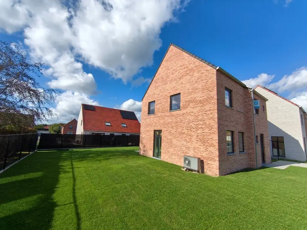 Landelijke alleenstaande woning gelegen in Waardamme foto 2