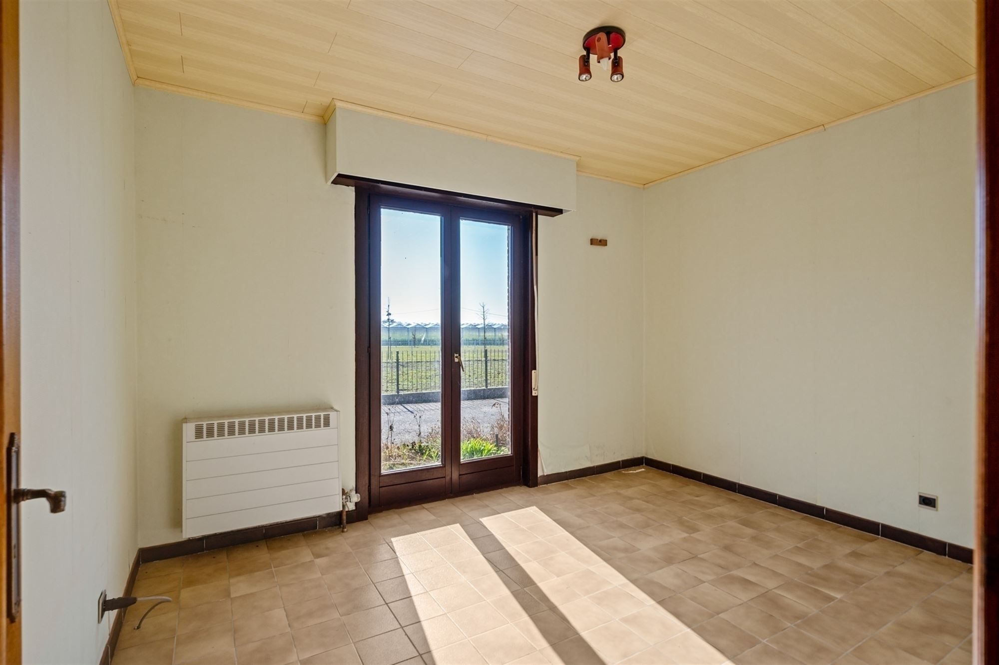 Op te frissen woning met loods te Koningshooikt foto 12