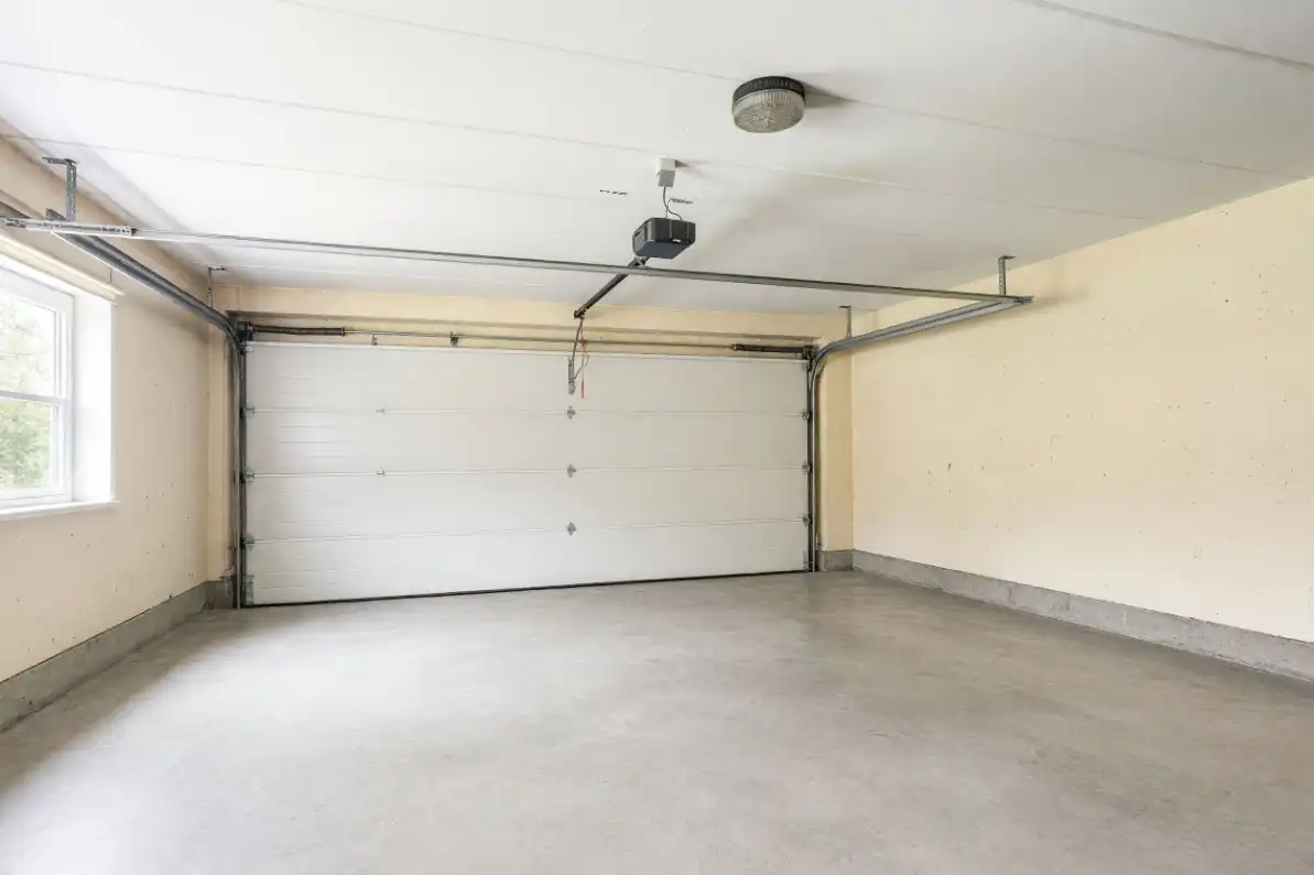 Ruime en instapklare villa met 4 slaapkamers en dubbele garage in doodlopende straat foto 27