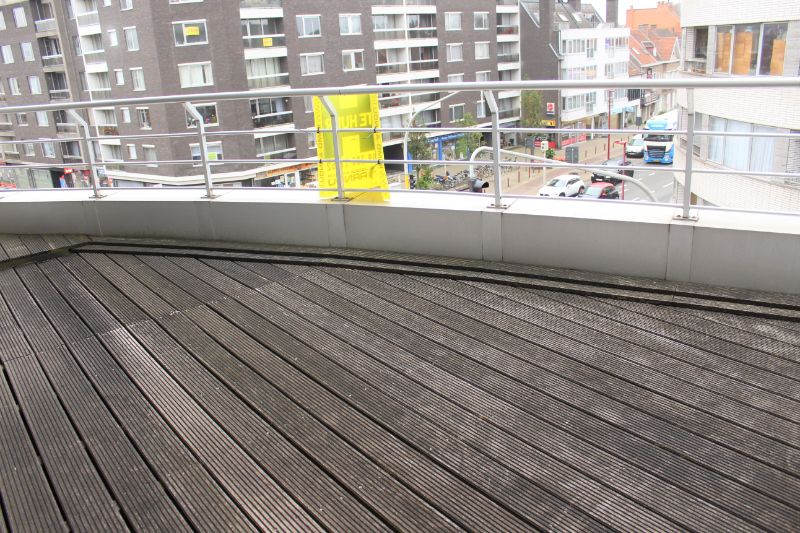 Lichtrijk hoekappartement met 2 kamers, ruim terras met prachtig zicht en garage foto 15