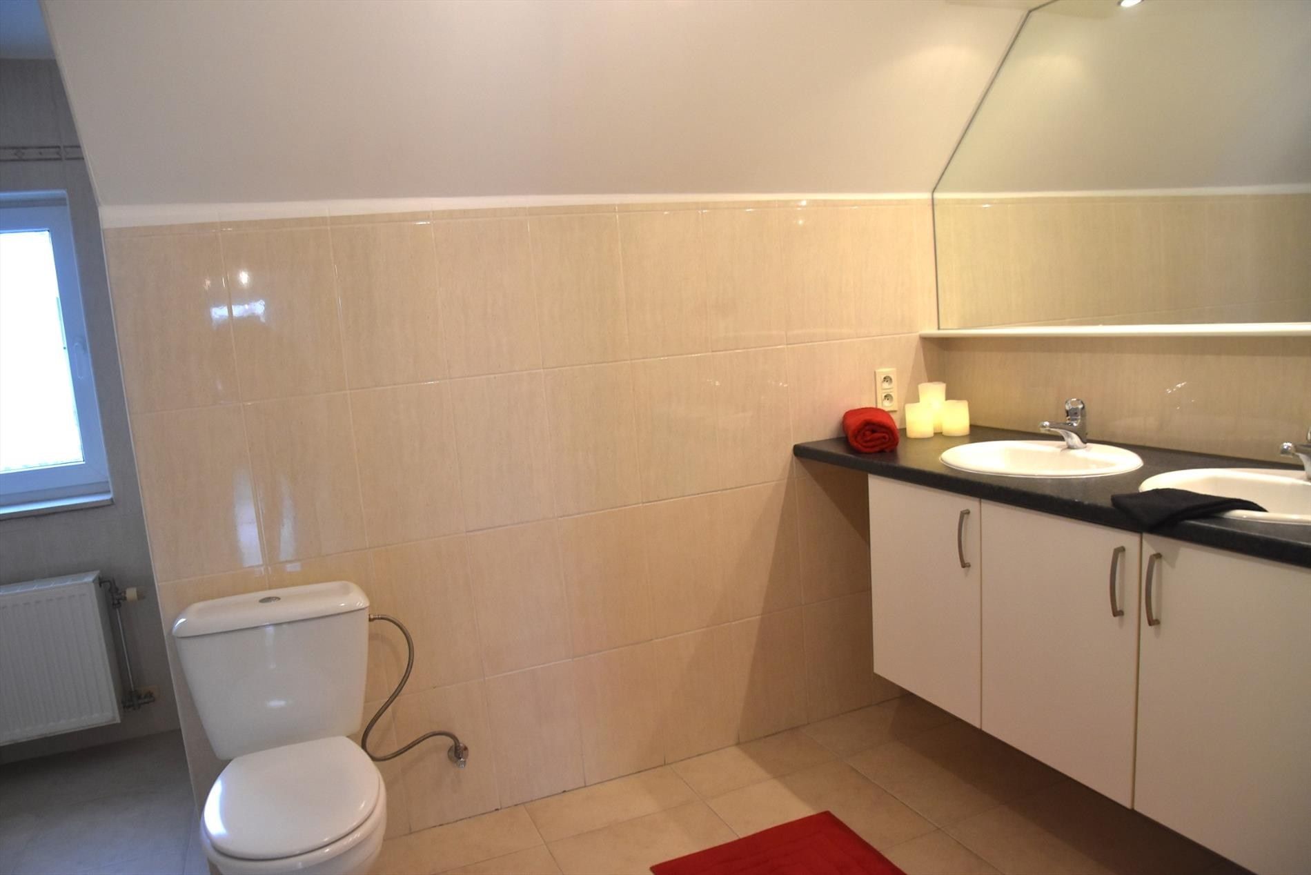 Heel mooie koppelwoning te huur in centrum Wevelgem! foto 14