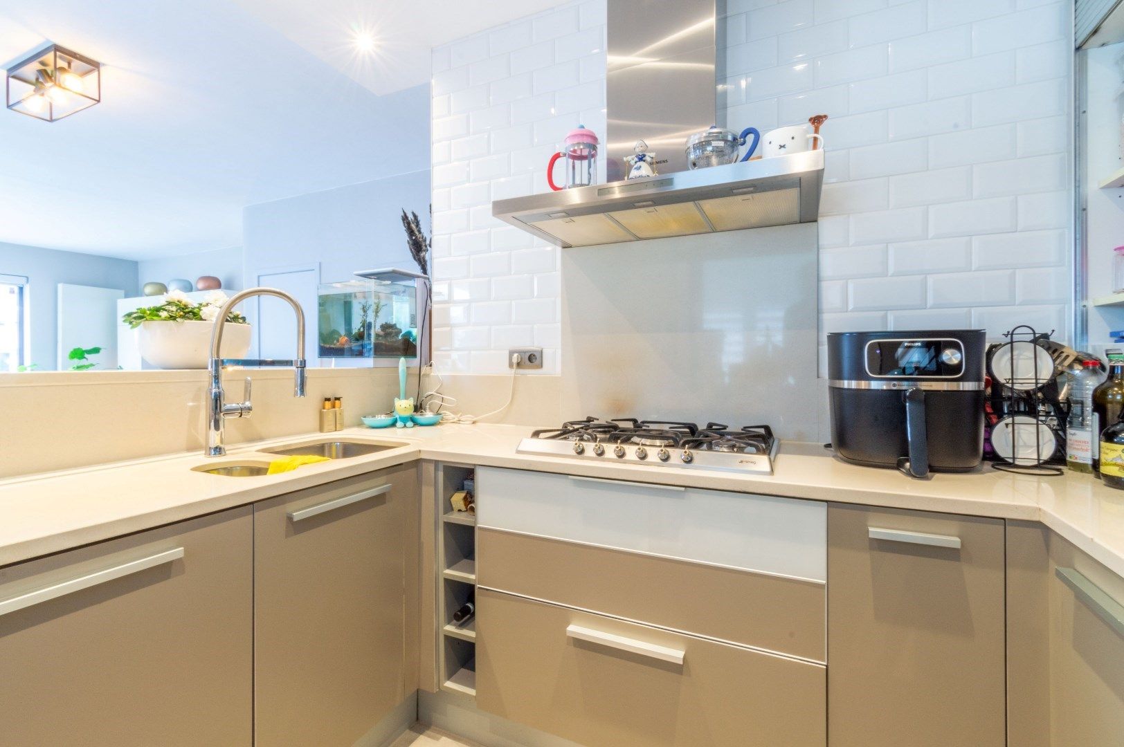 Welgelegen en instapklare 3-gevelwoning met oa. 3 slaapkamers! foto 8