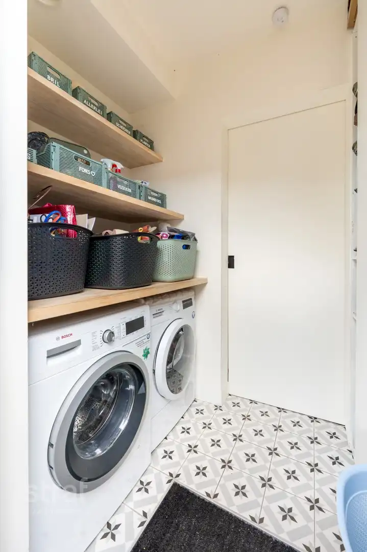 Bijna-nieuwbouwwoning met 4 slpks in hartje Zwijndrecht foto 23