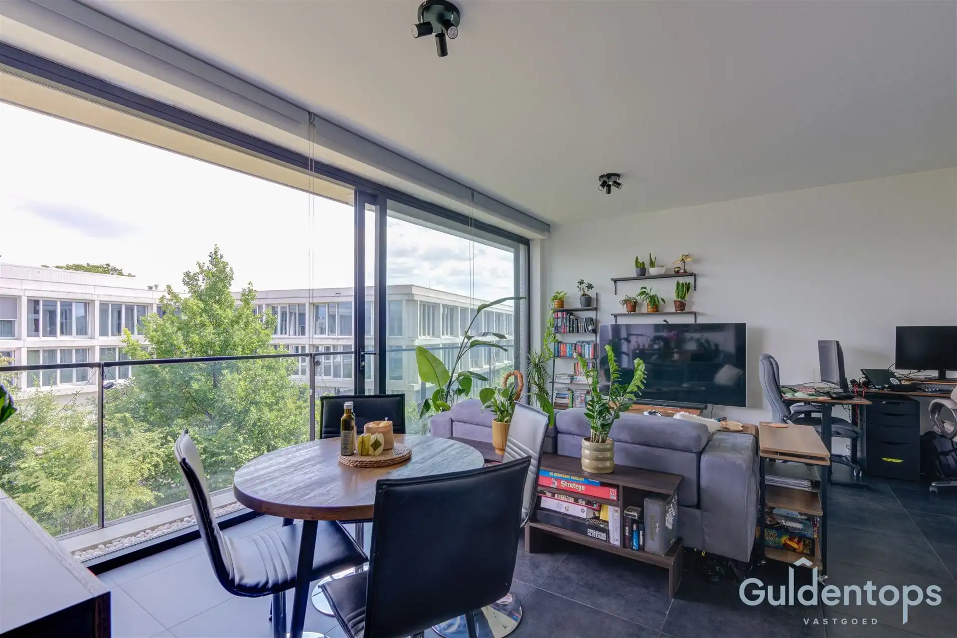 Uitstekend gelegen ruim 1 slaapkamerappartement  foto 3