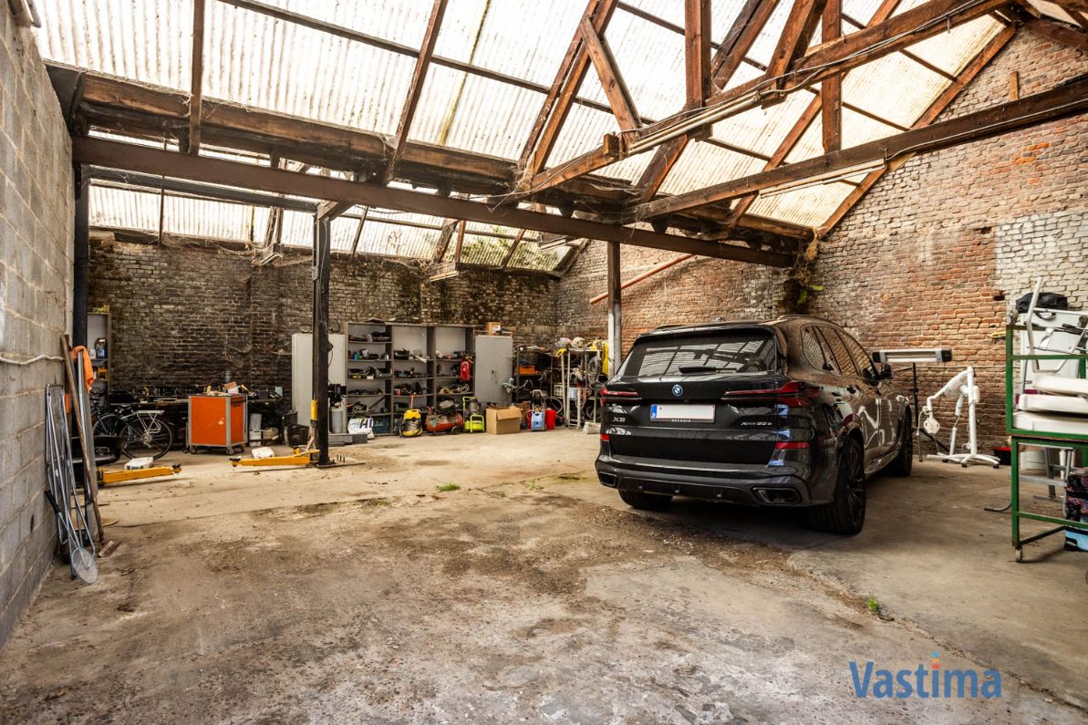 Twee aanpalende woningen met loods nabij centrum Aalst – ideaal voor wonen, werken of project foto 19
