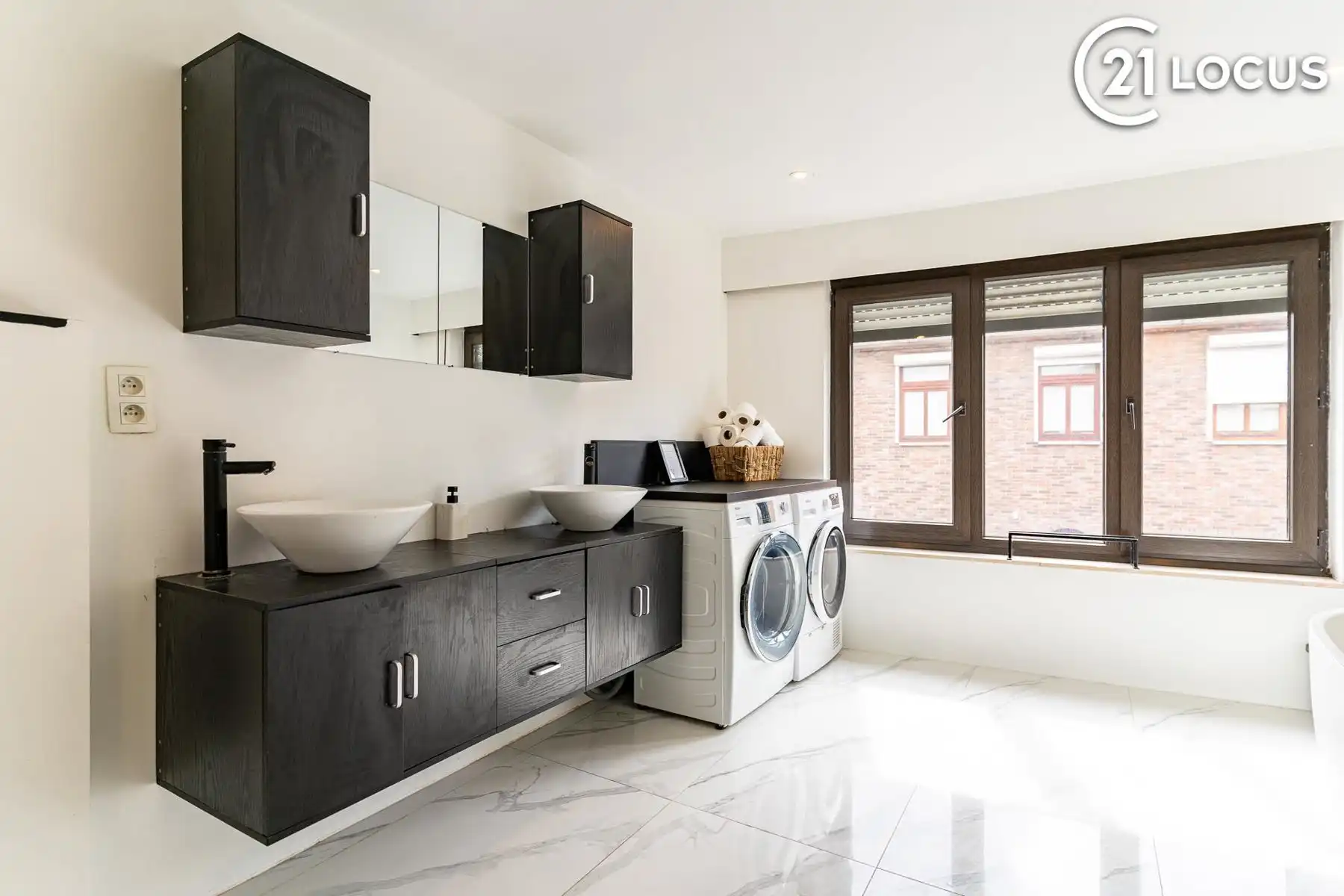 Ruime gezinswoning met 3 slpk, garage en recente renovatie foto 7