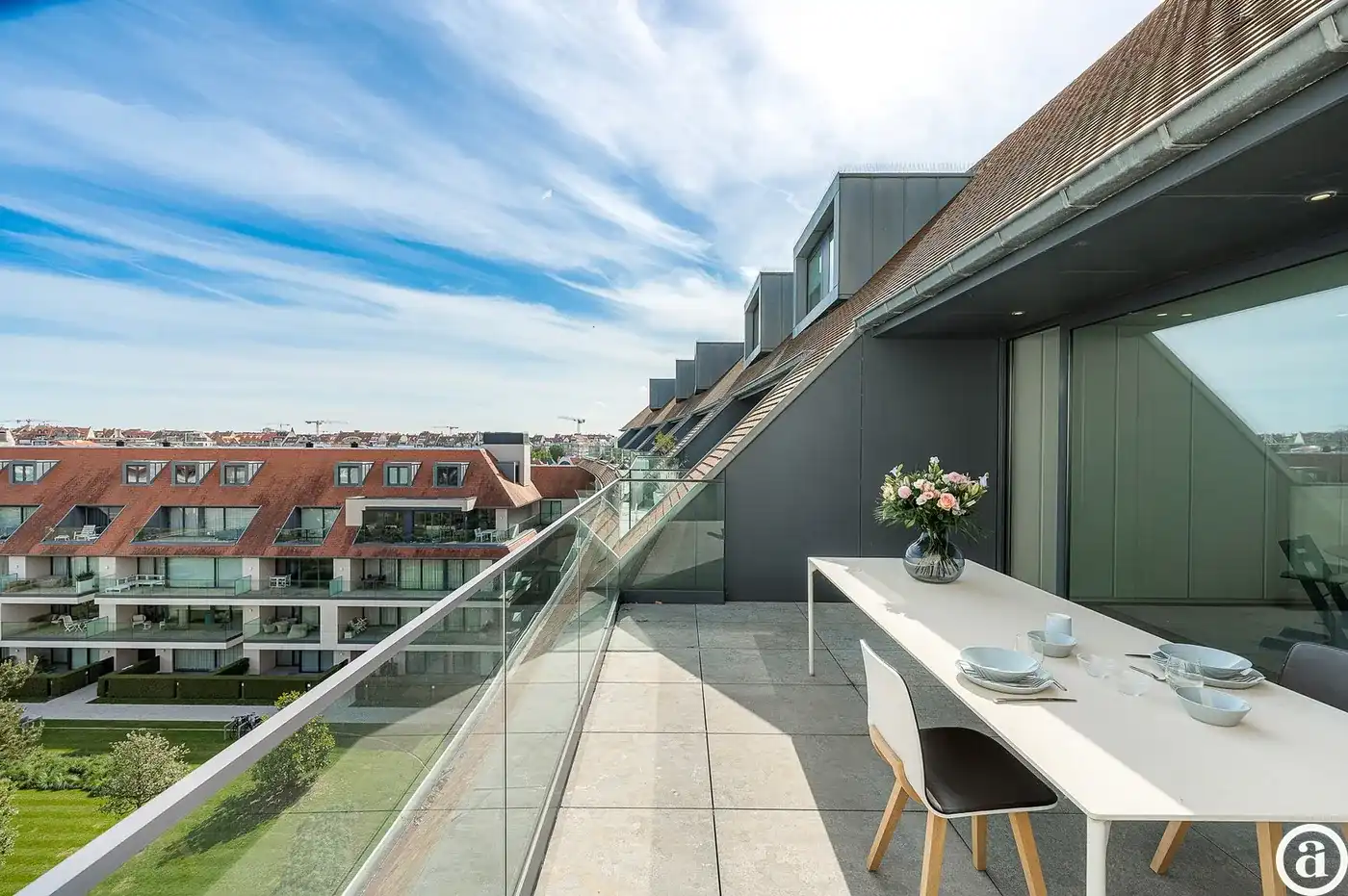Luxueus appartement (4 slpk) met frontaal zicht op Zegemeer. foto 16