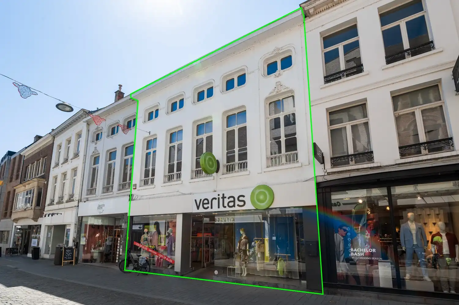 Handelspand in het hart van Lier met 7% nettorendement foto {{pictureIndex}}