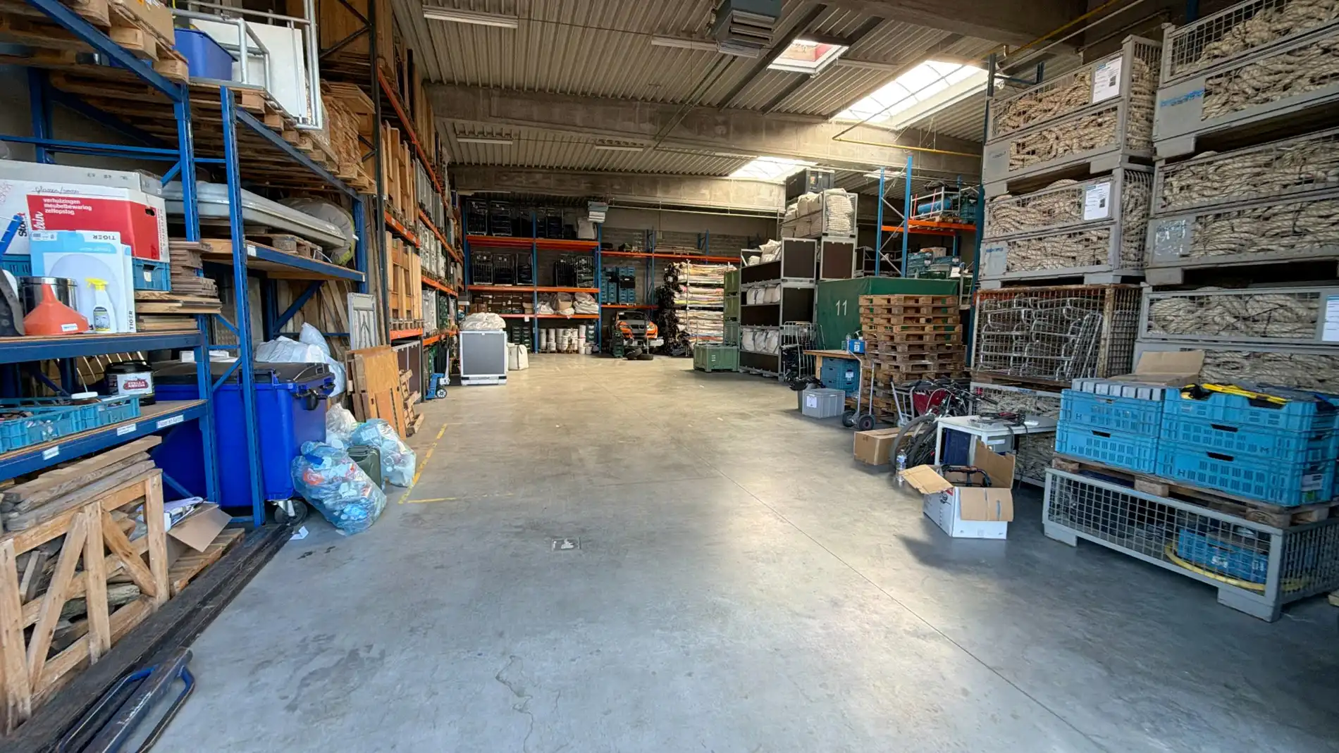 Magazijn met kantoorruimte te huur vlakbij A12 in Schelle foto 4