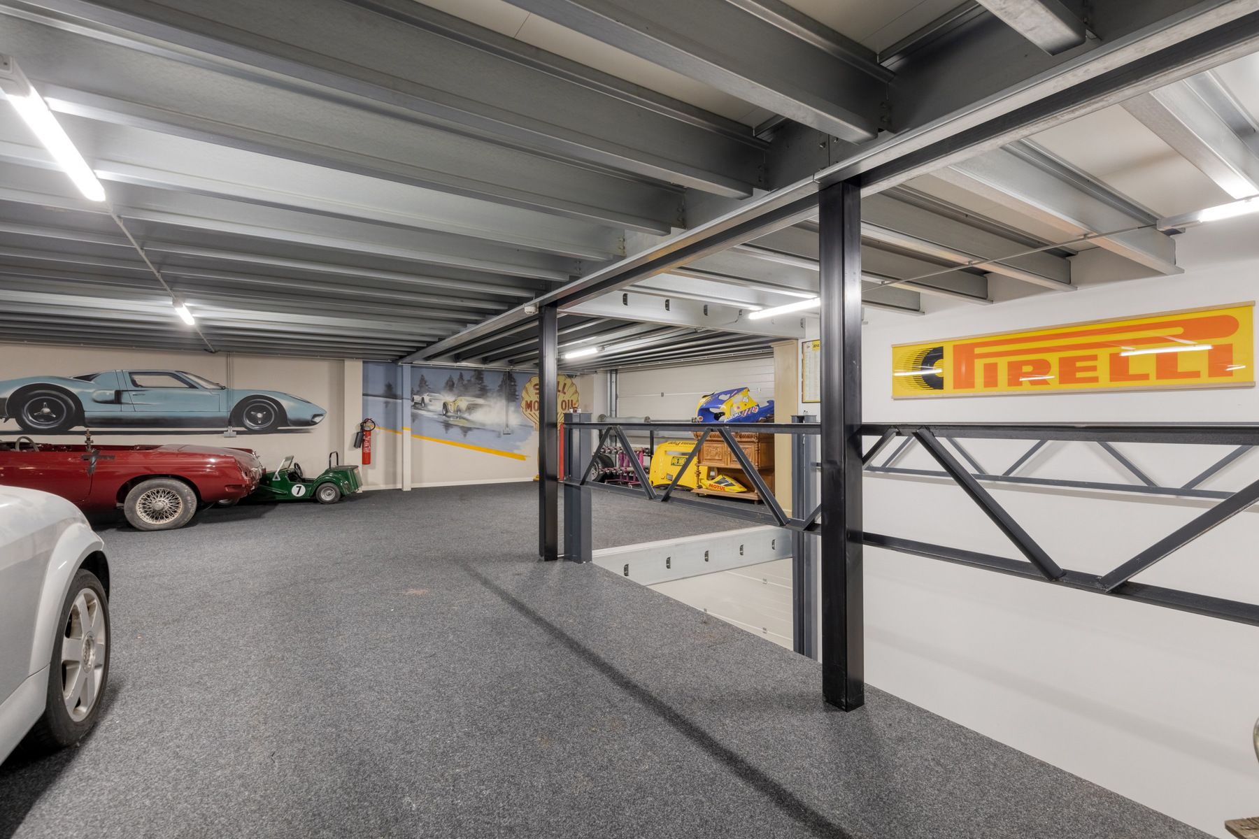 Recent vernieuwde loods met bovenliggend luxe appartement ! foto 14