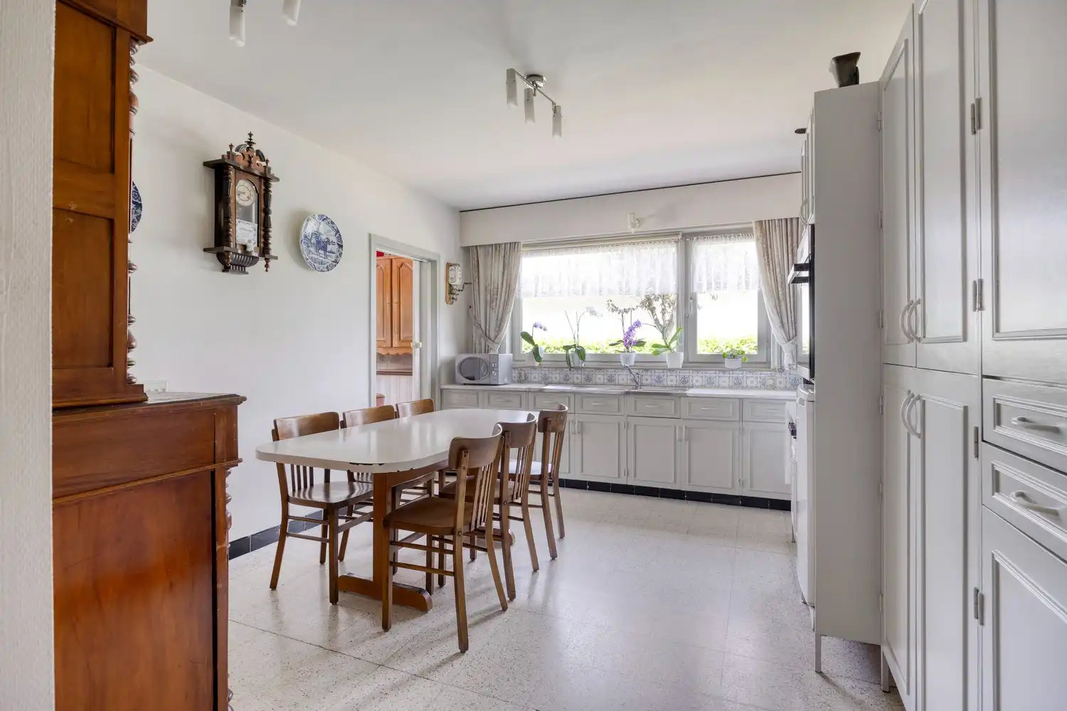 Charmante vrijstaande woning met 4 slaapkamers op een ruim perceel nabij Maaseik foto 12