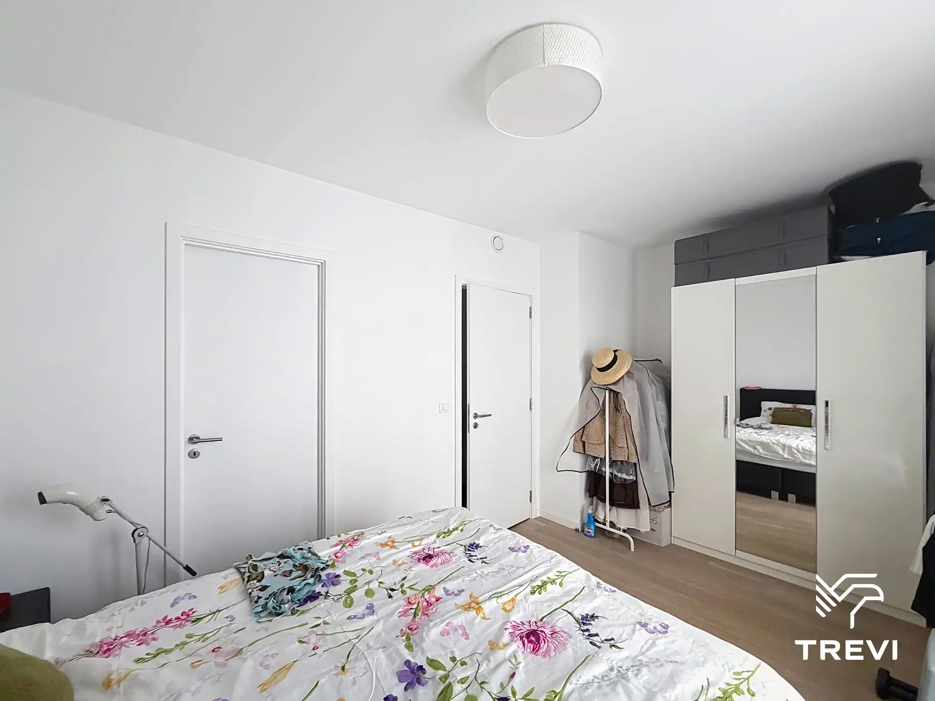 Appartement met 1 slaapkamer + parking in de Europese wijk ! foto 7
