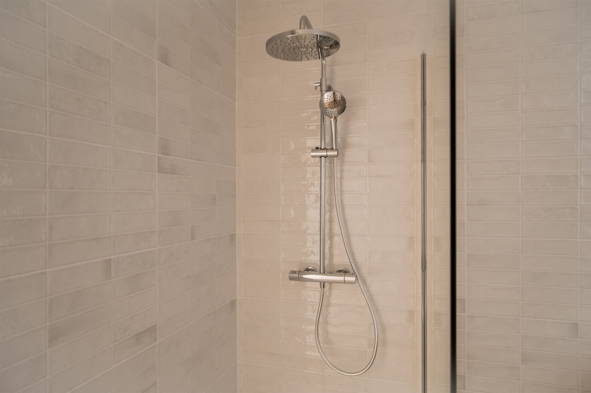 Moderne nieuwbouwwoning met 4 slpkm, tuin en garage  foto 18