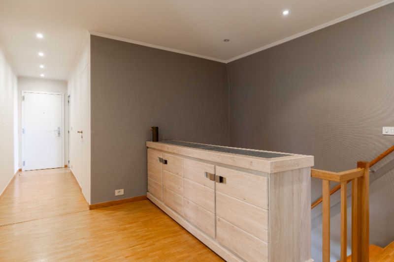 Exclusieve duplex met 2 slaapkamers in hartje van Roeselare. foto 12