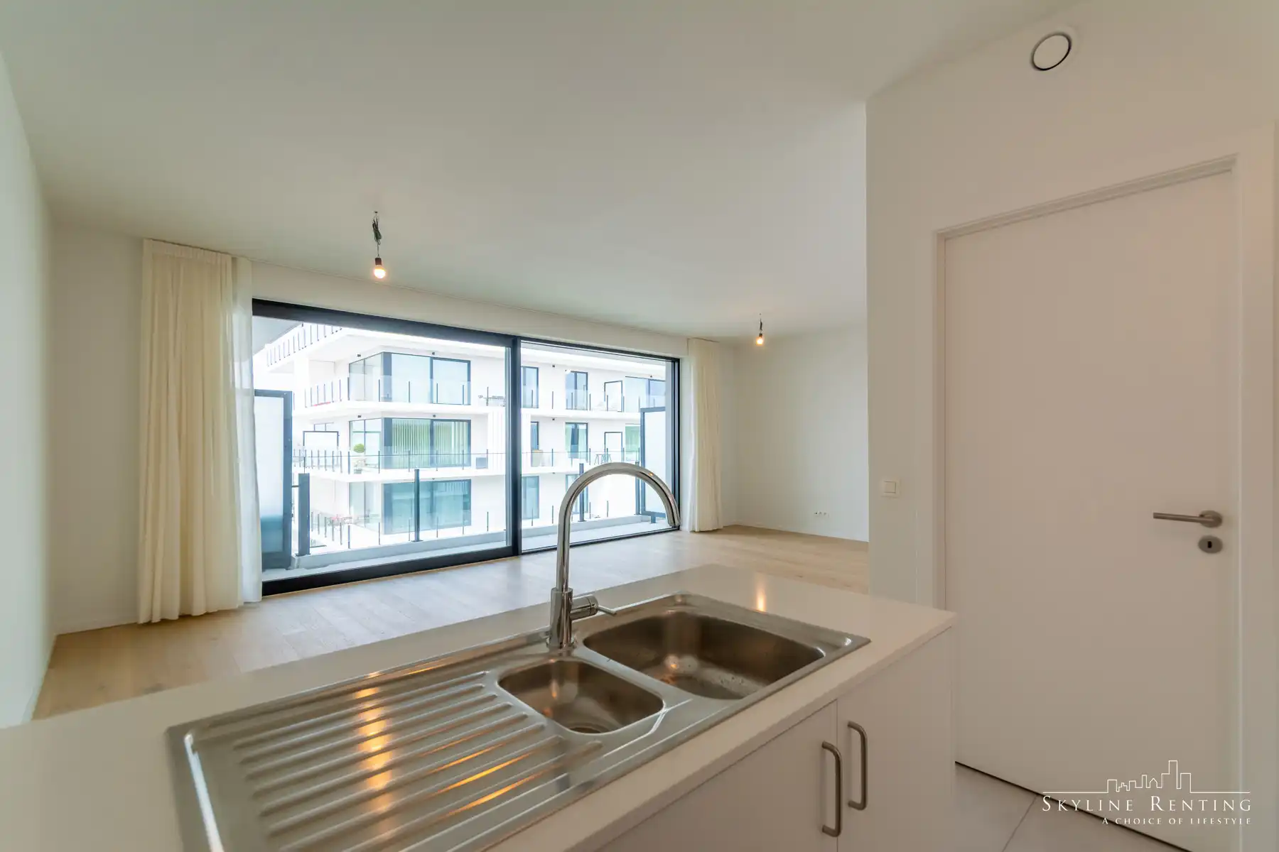 Prachtig 2 slaapkamer appartement met groot TERRAS foto 5