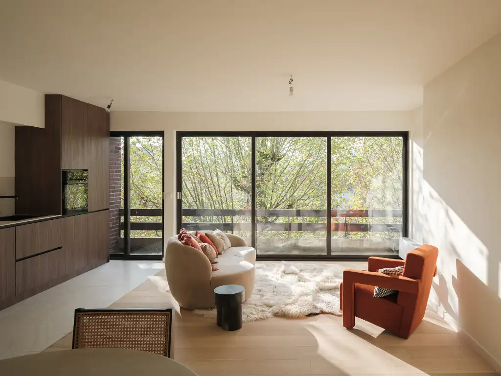 Coupure Rechts – Lichtrijk gerenoveerd éénslaapkamerappartement met terras en zicht op het water foto {{pictureIndex}}