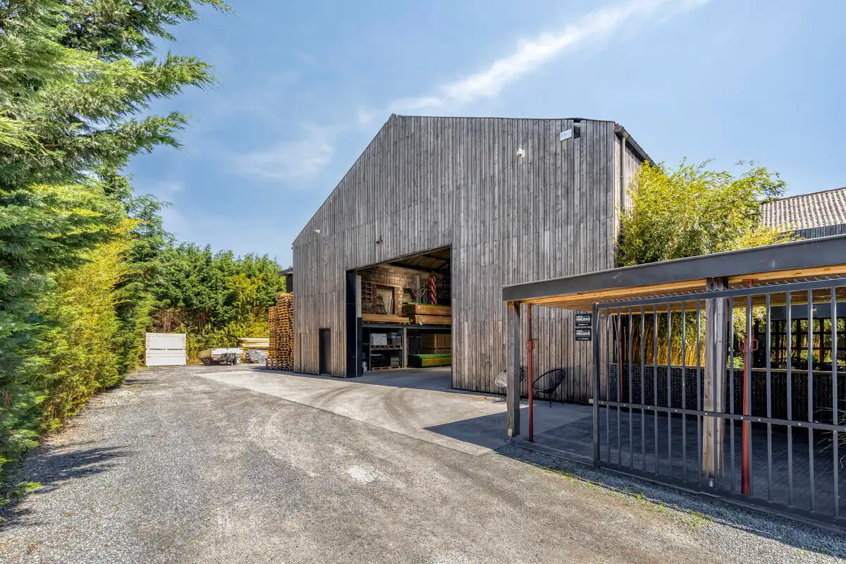 WONING MET BURELEN EN MAGAZIJN TE TONGEREN LANGS N79. foto 34