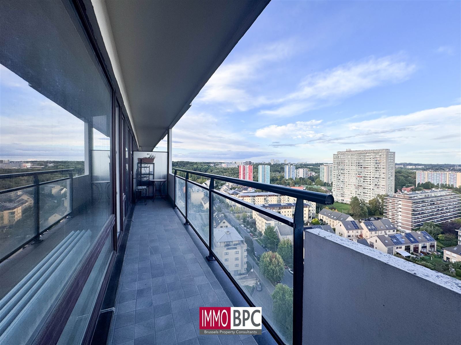 dit prachtige appartement in Ganshoren, waar ruimte, comfort en een indrukwekkend uitzicht  foto 24