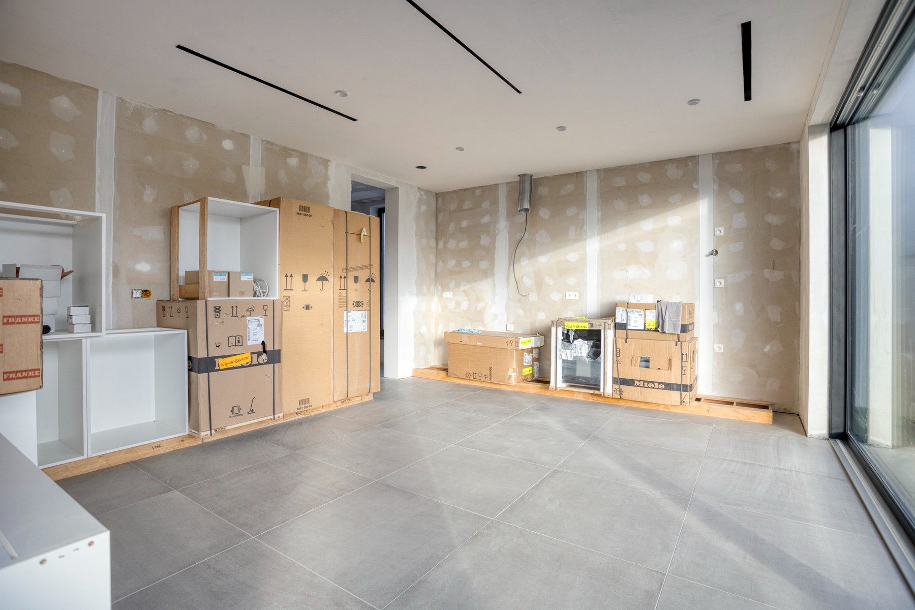 Moderne, af te werken woning op een perceel van 10a 58ca. foto 5