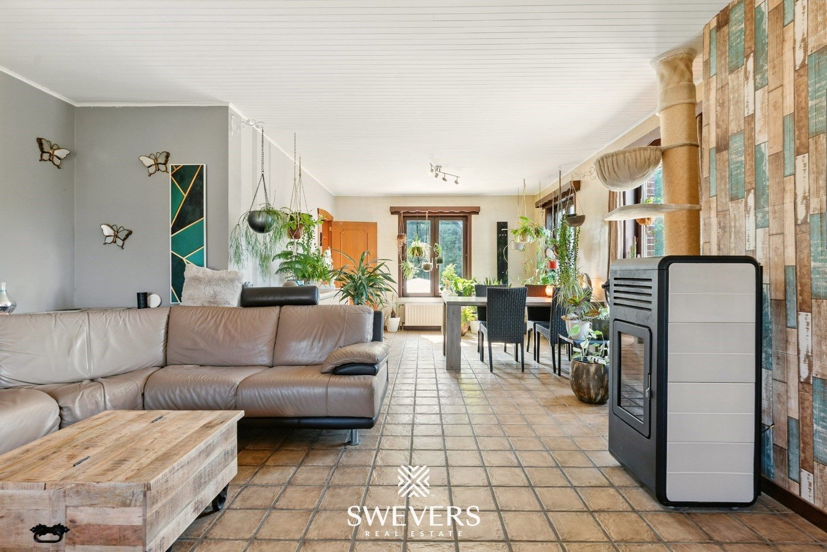 Ruime gezinswoning met zonnepanelen, kelder en zonnige tuin op topligging foto 3