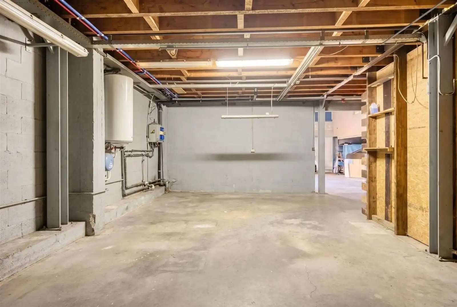 Loods met woning en loft te koop foto 6