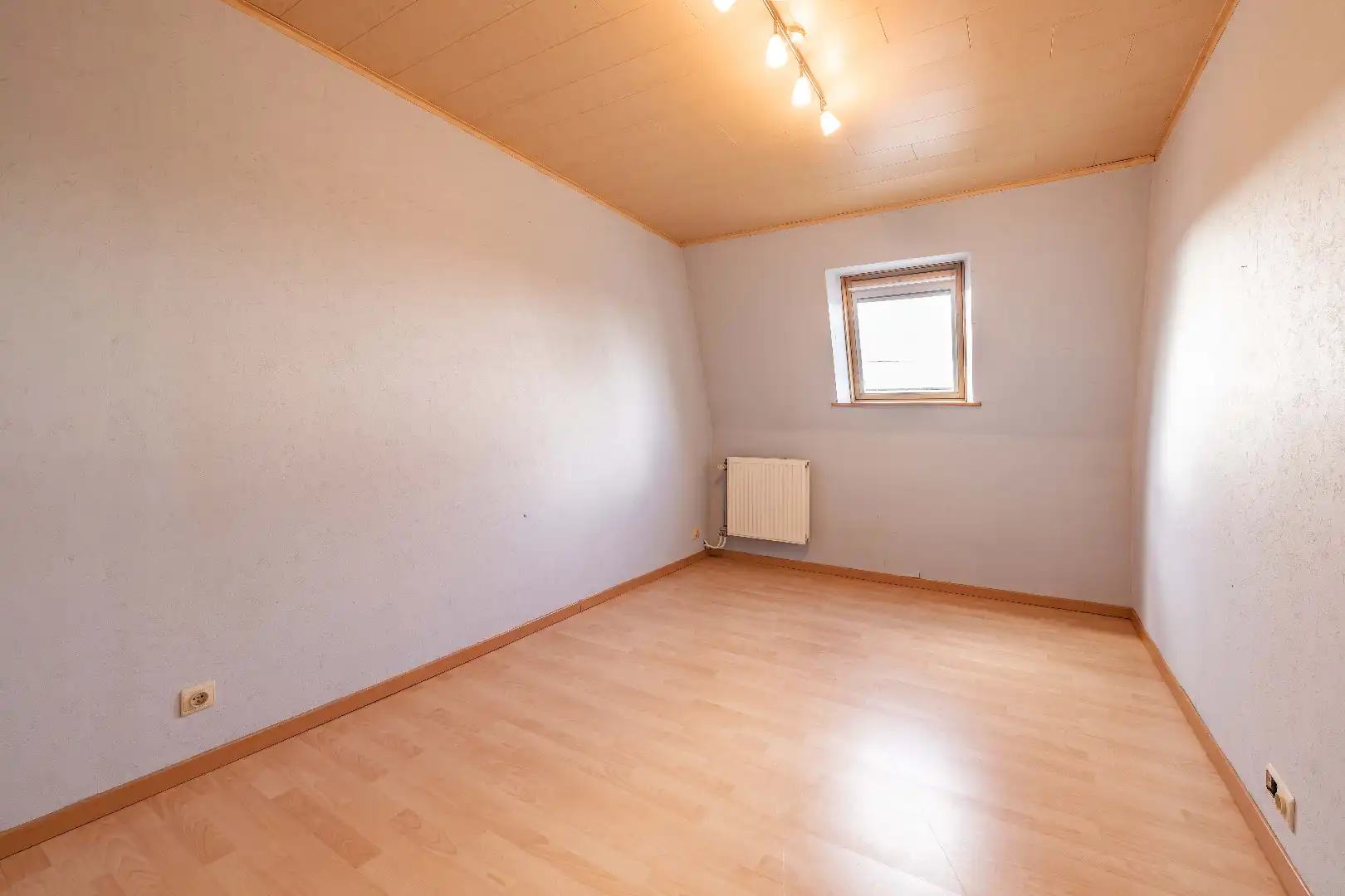 INSTAPKLARE WONING MET 3 SLAAPKAMERS OP CENTRALE LOCATIE TE ROESELARE foto 13