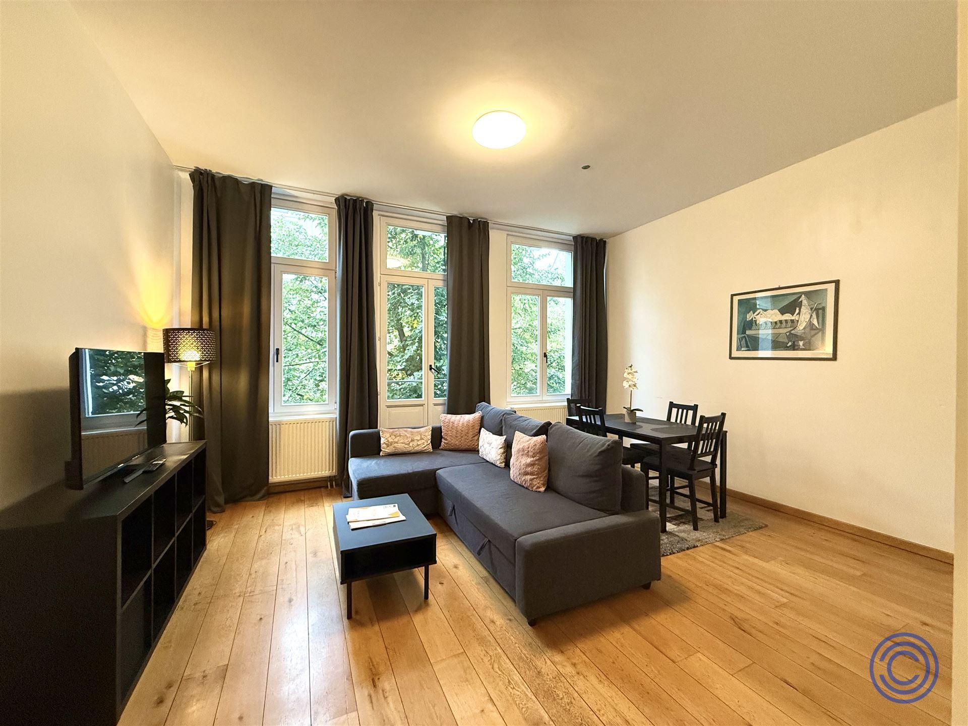 Gemeubeld duplex appartement op 't Zuid! foto {{pictureIndex}}