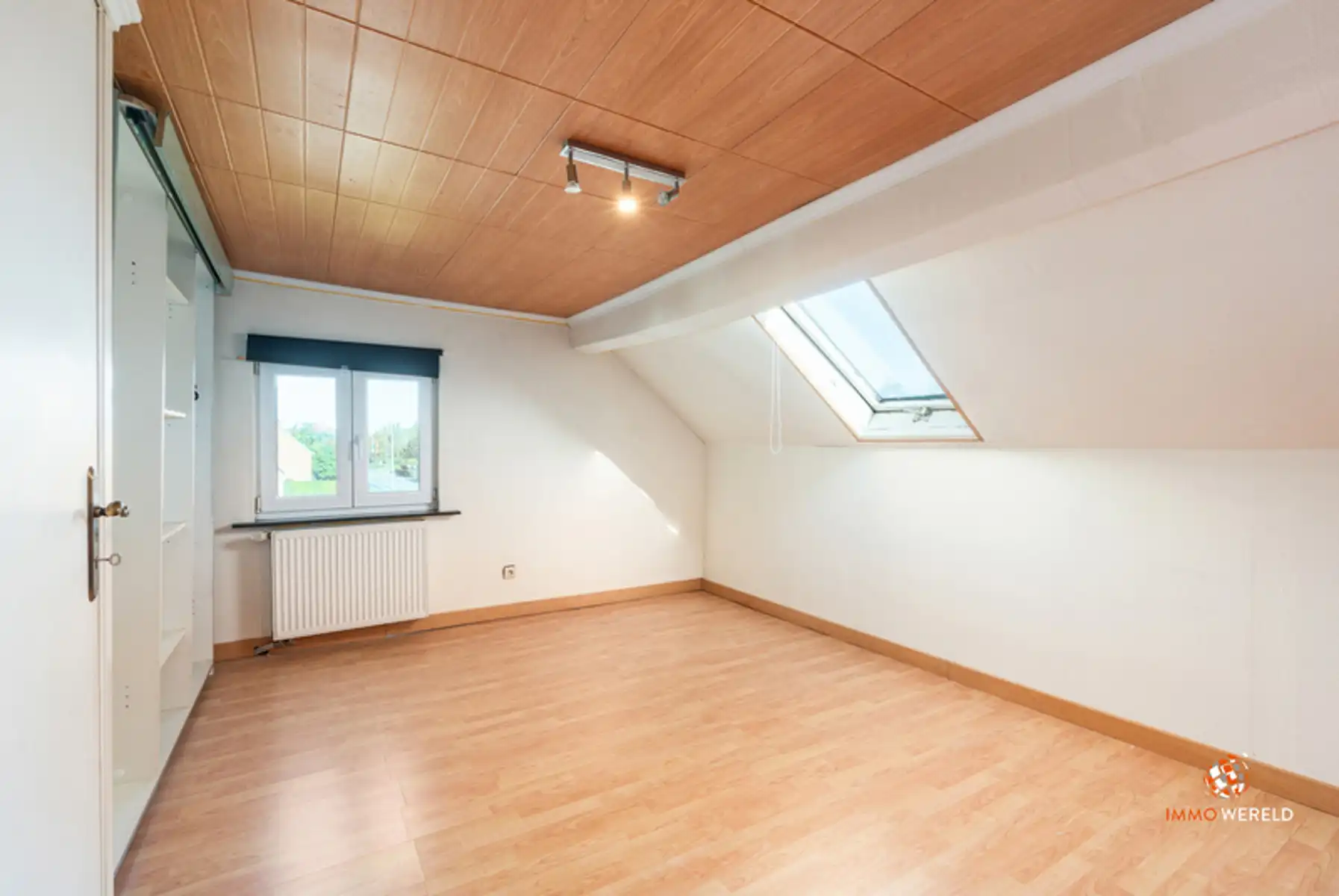 Ruime woning met 5 slaapkamers en grote wei op 24a  foto 21