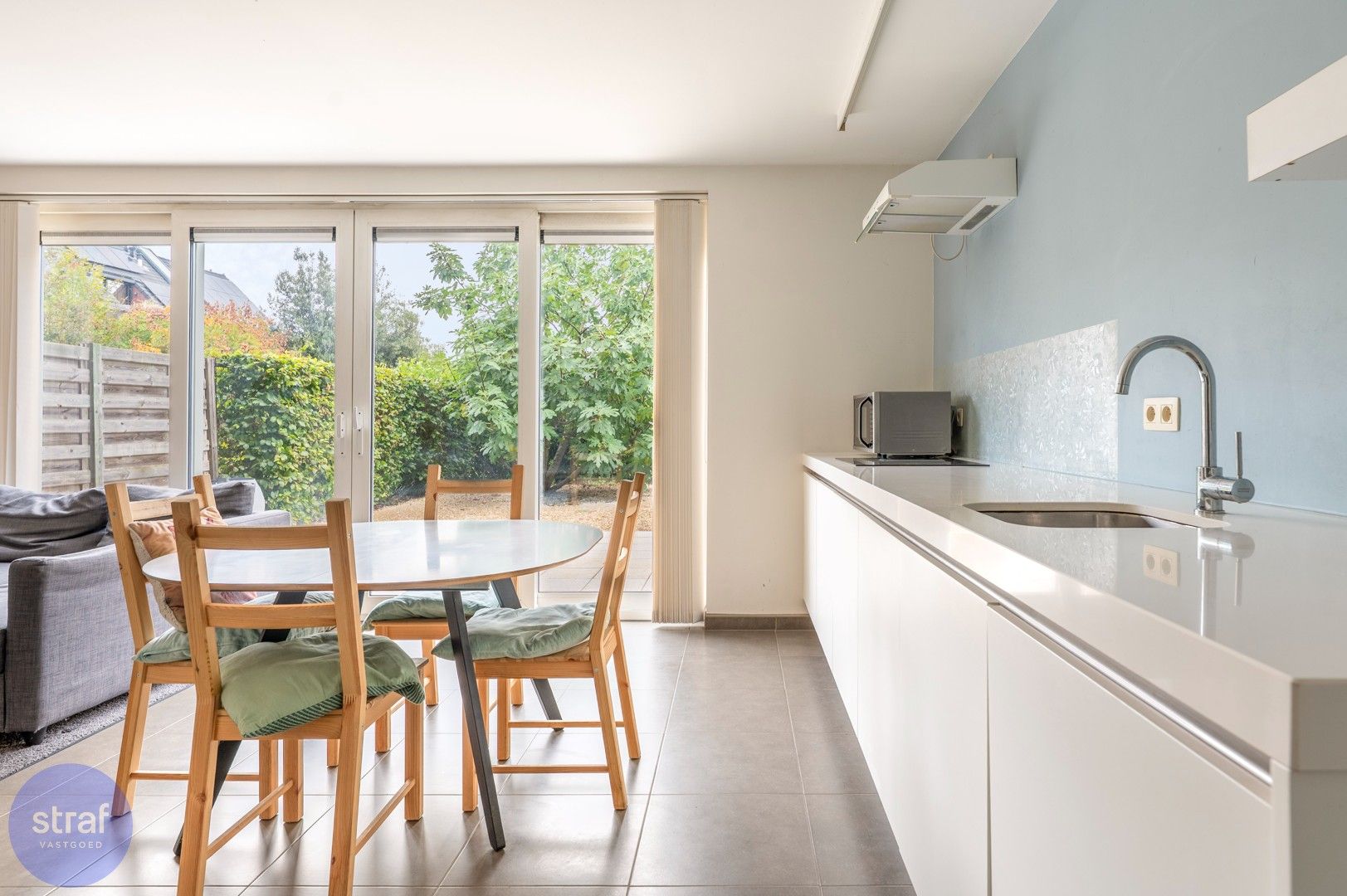Gezellige gelijkvloerse studio met zonnige tuin foto 3