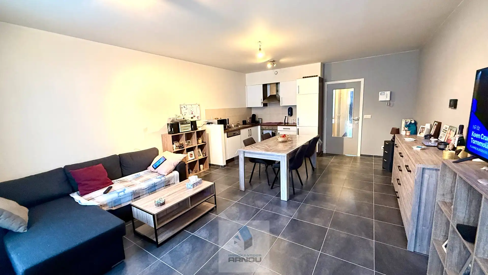 Gezellig gelijkvloers appartement met 1 slaapkamer, stadstuintje en privatieve autostaanplaats foto 2