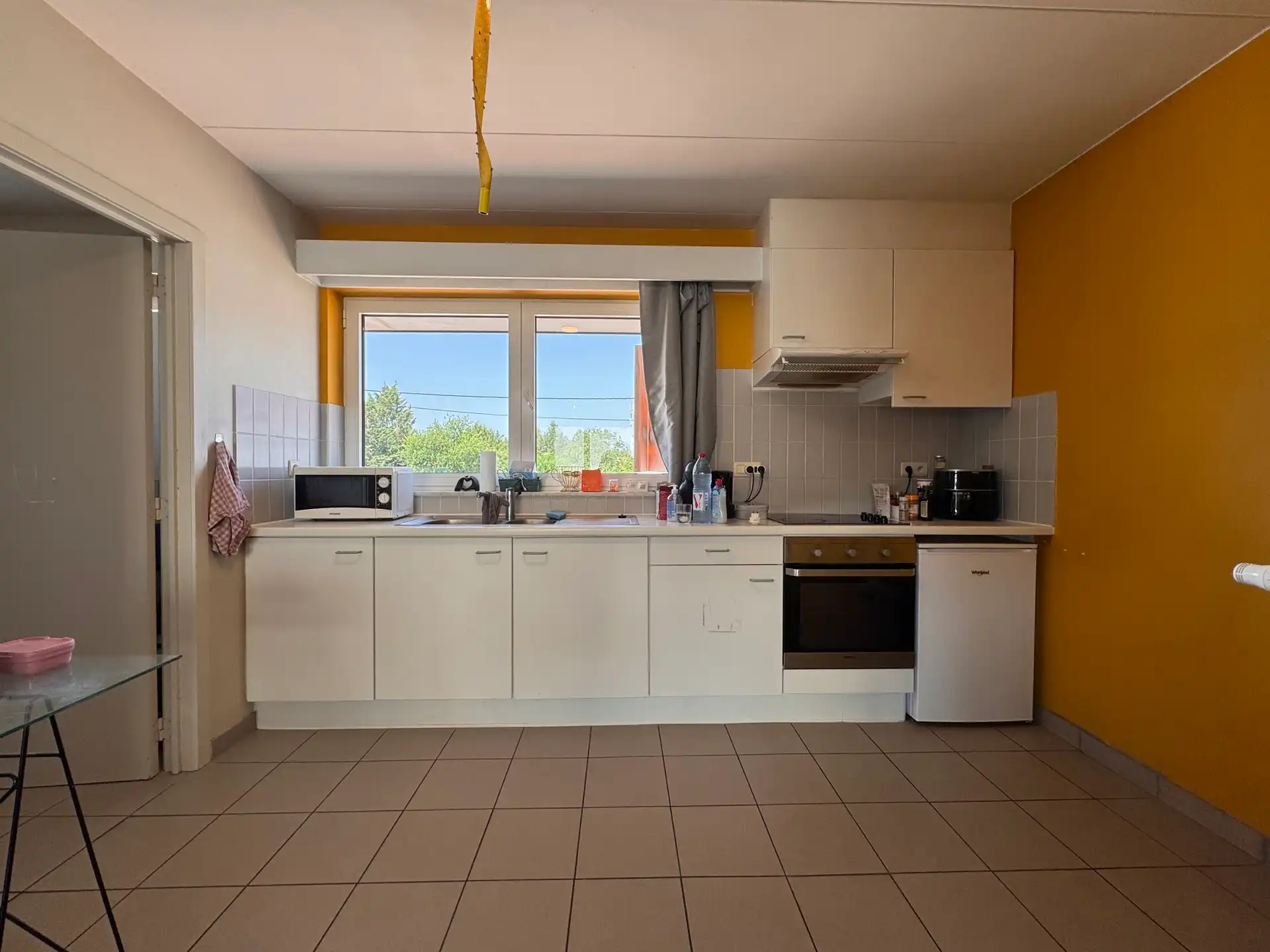 Ruim appartement met drie kamers en terras foto 5