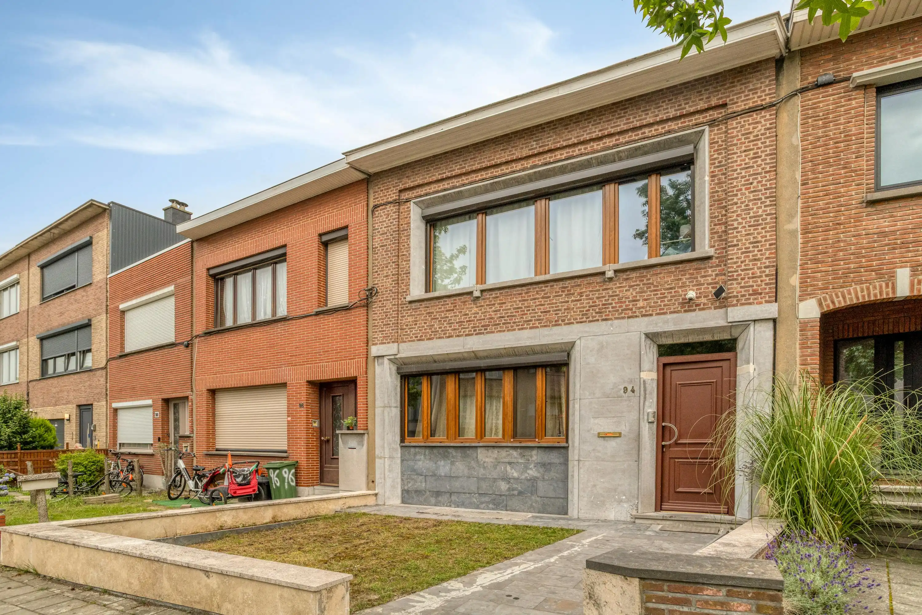 Hoofdfoto van de publicatie: Ruime woning te koop in centrum Wilrijk 