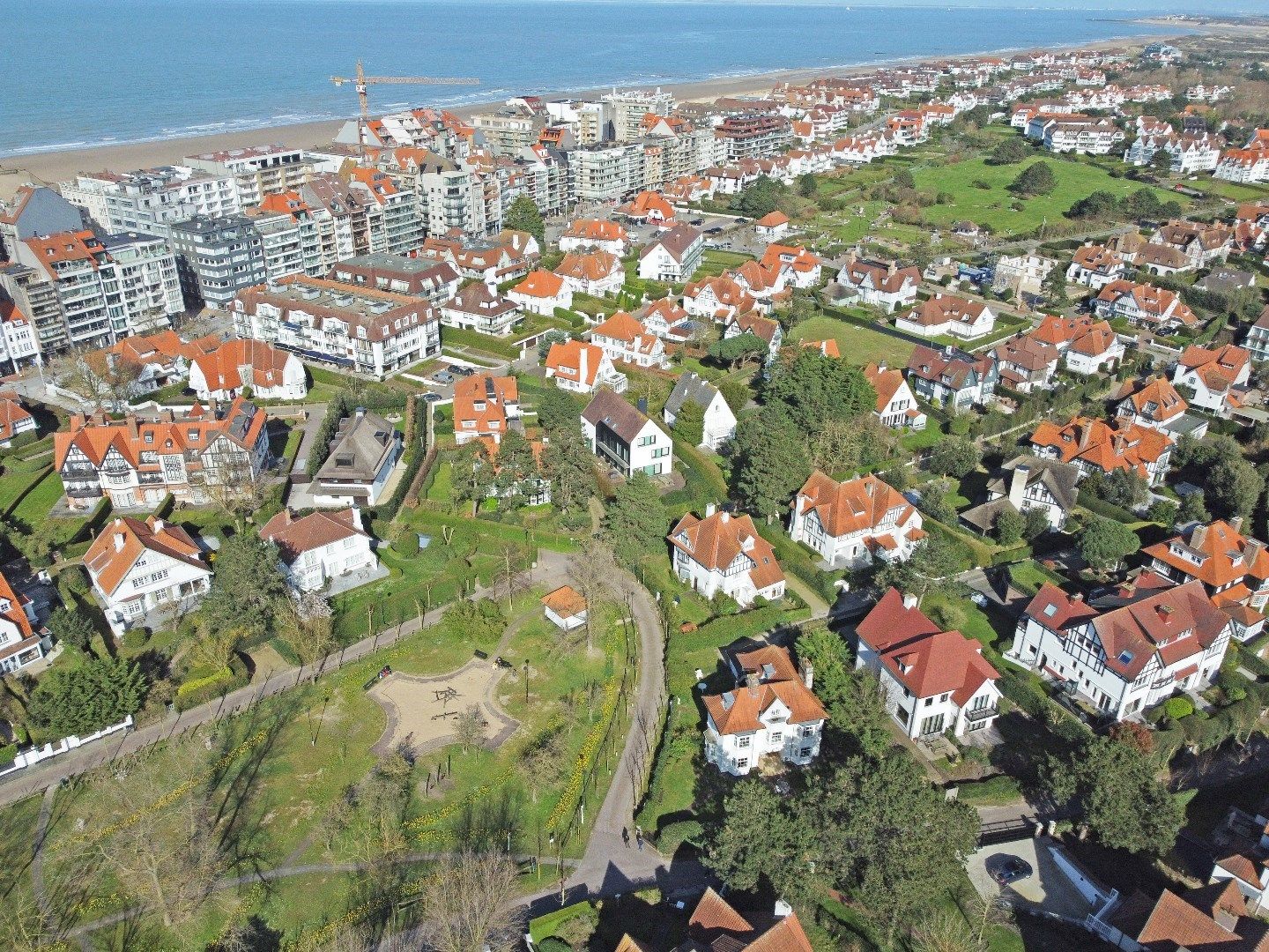 Exclusieve en zeer ruime villa gelegen in een paadje in het Zoute foto 23