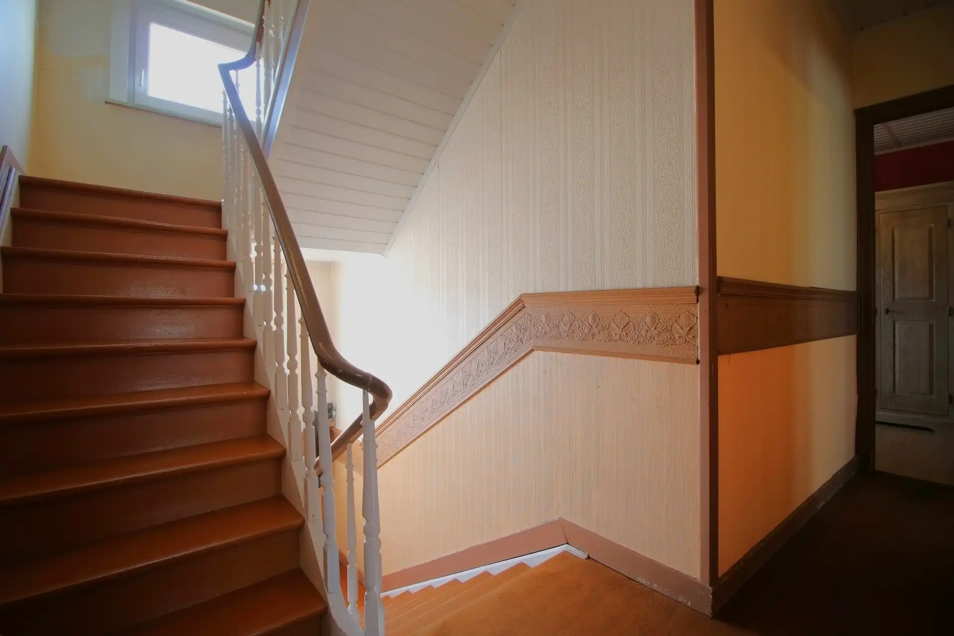 Karaktervolle te renoveren burgerwoning foto 16