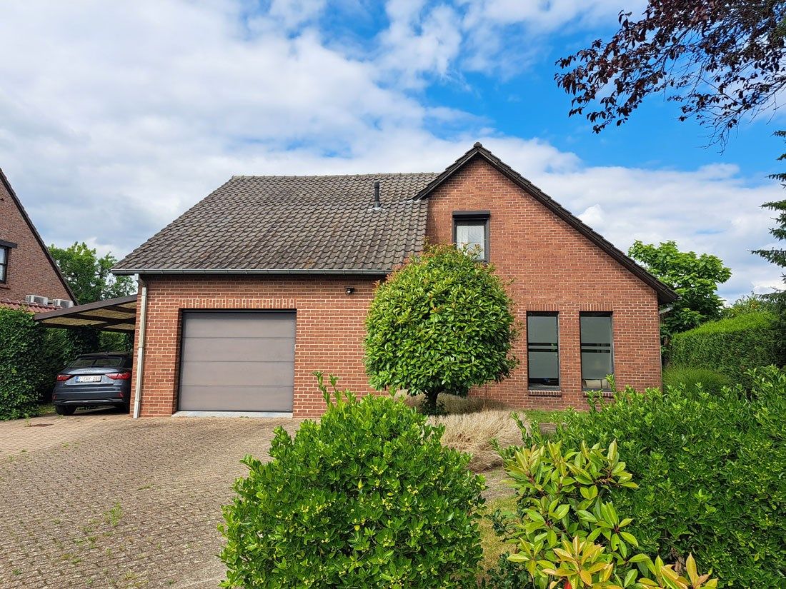 Eigentijdse villa te Lummen foto {{pictureIndex}}