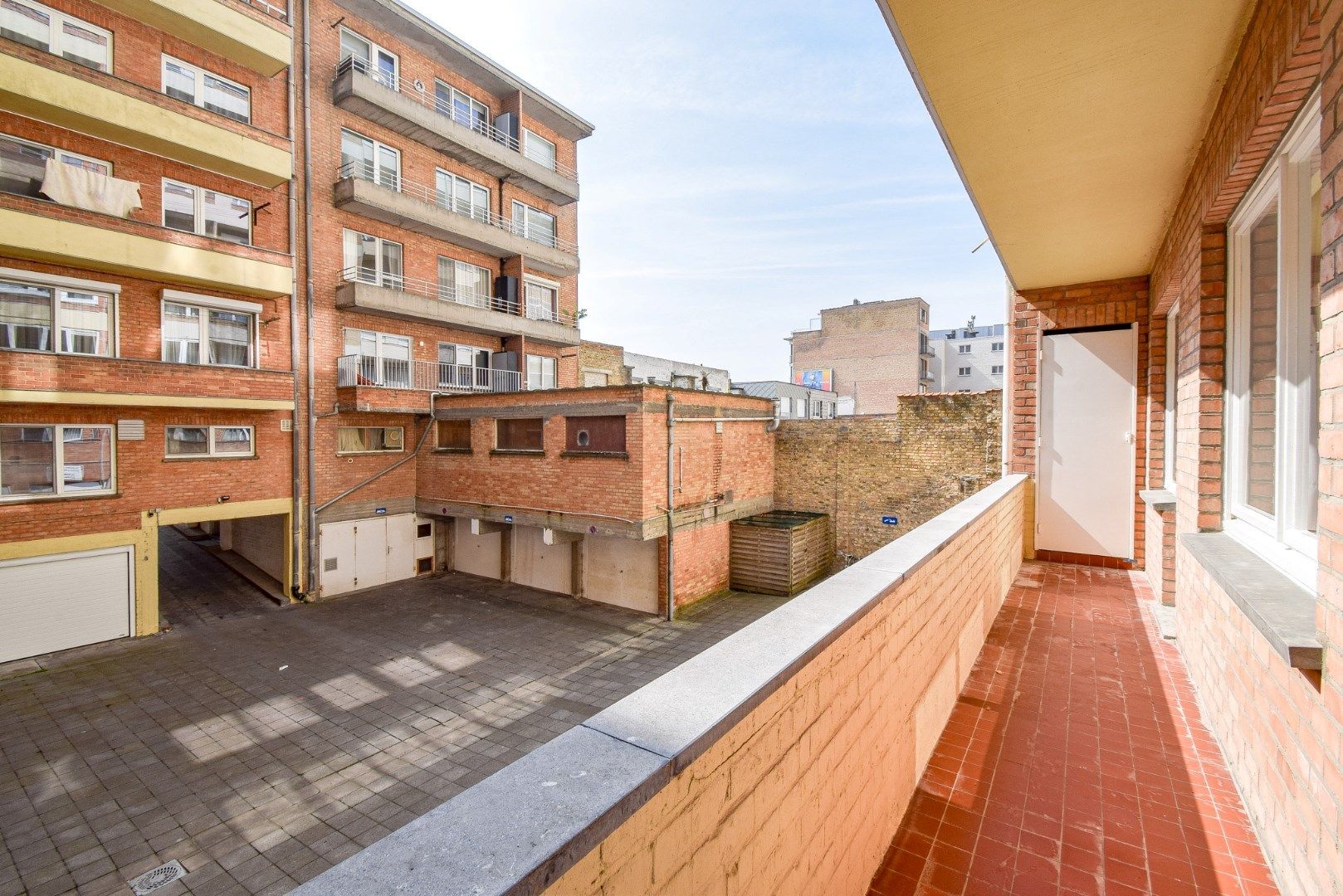 Ruim appartement met drie slaapkamers, terras en mogelijkheid garage op de zeedijk foto 6