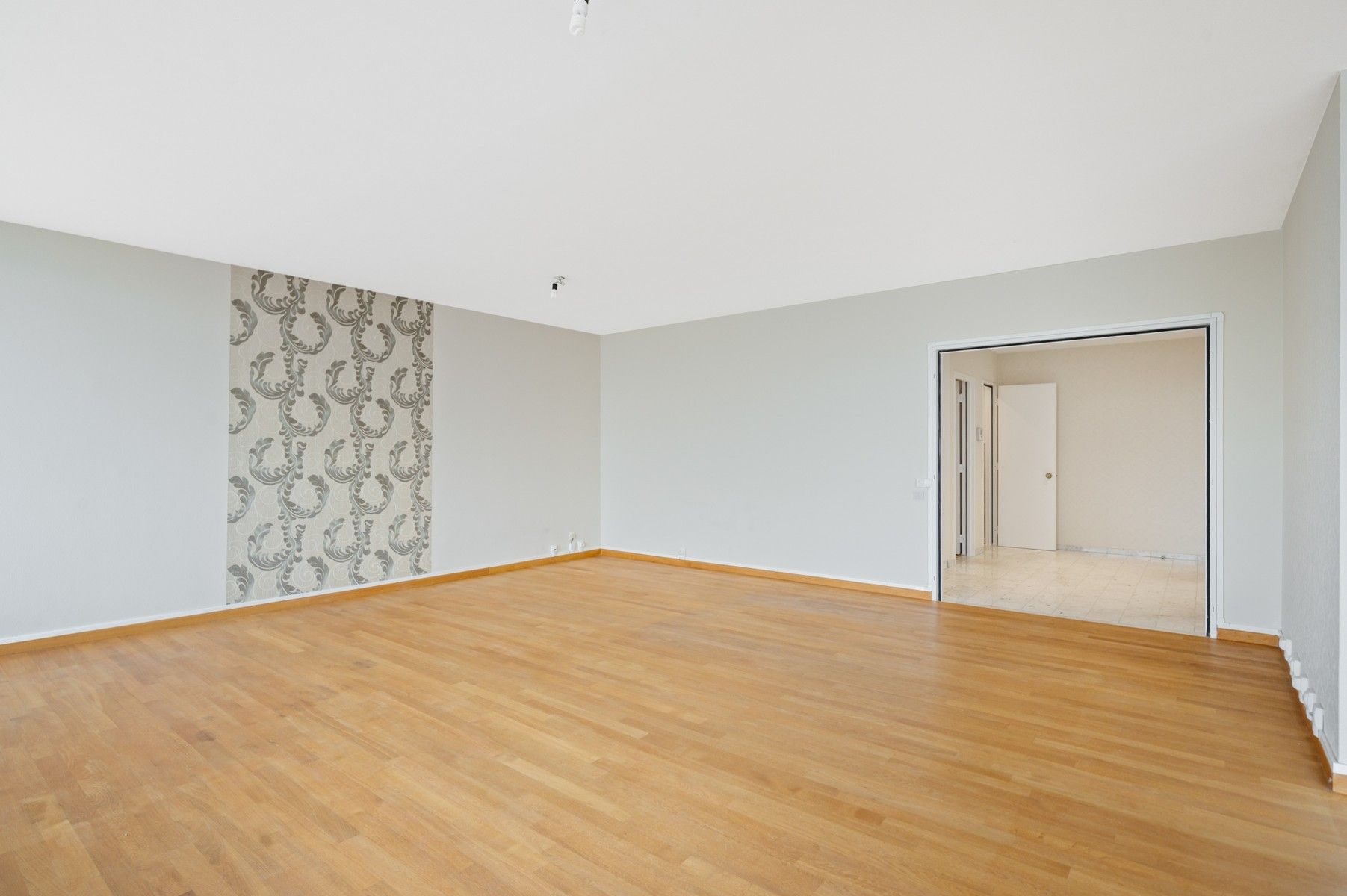 Verzorgt instapklaar appartement 3 slpk / 2 badk (174m² +  balkon). foto 5