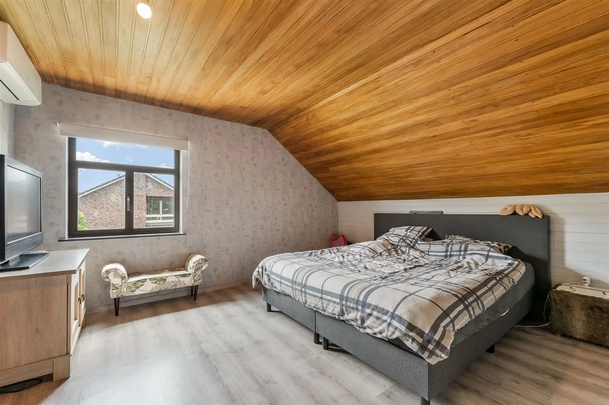 WONING MET POTENTIEEL (243M²) MET 4 SLAAPKAMERS EN RUIME TUIN (13A22CA) TE BERINGEN foto 17