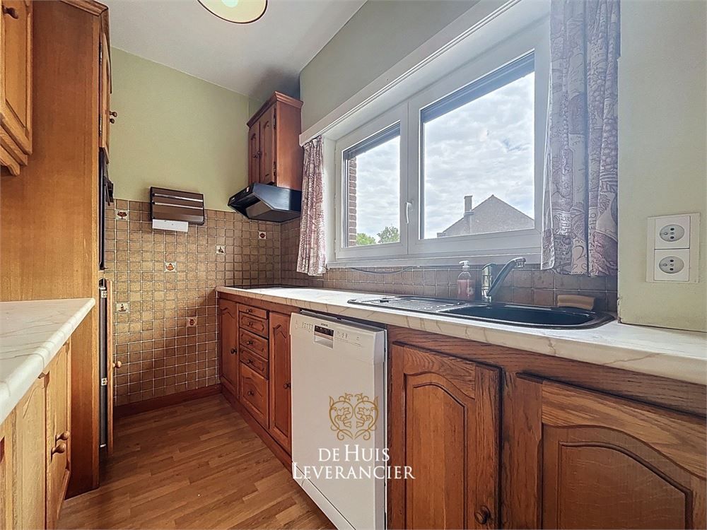 Een huis met potentieel in een buurt met toekomst ! foto 9