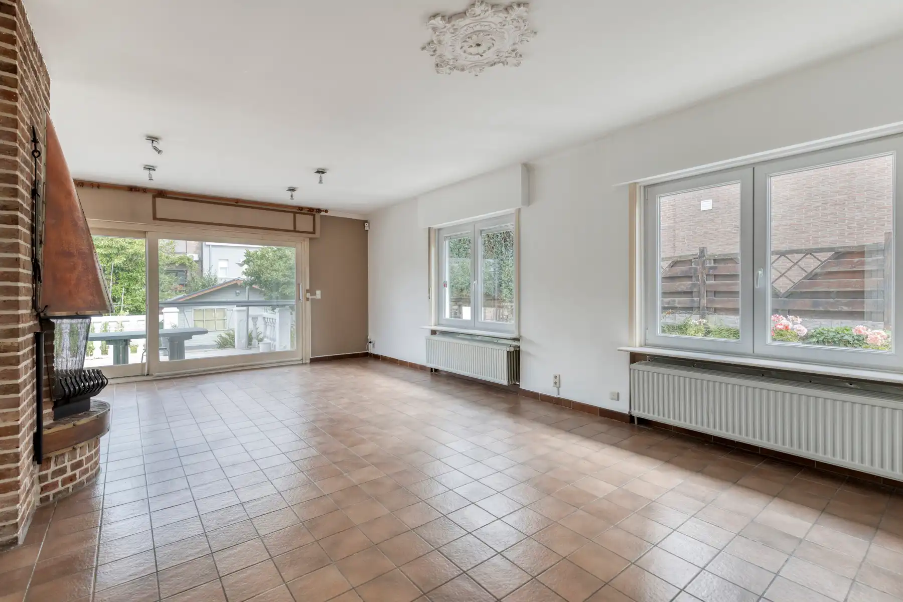 Gunstig gelegen villa met 3 slaapkamers, garage en tuin foto 6