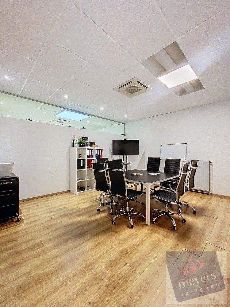 Instapklaar kantoor of praktijkruimte (155m²) op toplocatie in Alken foto 7