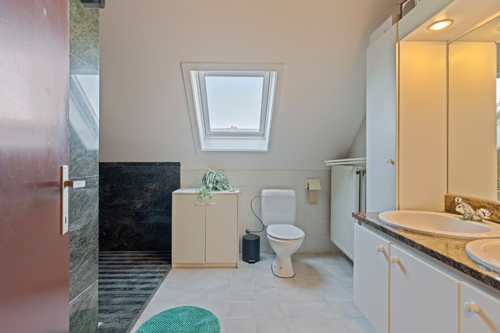 Heel ruime woning met 6 kamers in een oase van rust! foto 13