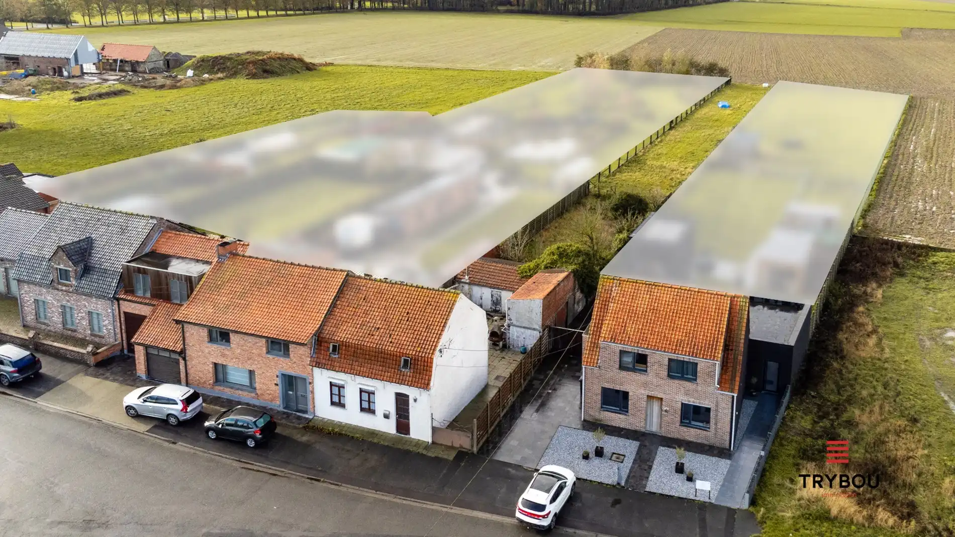 Hoofdfoto van de publicatie: Te renoveren halfopen woning op ruim perceel van 1422m² in Brielen