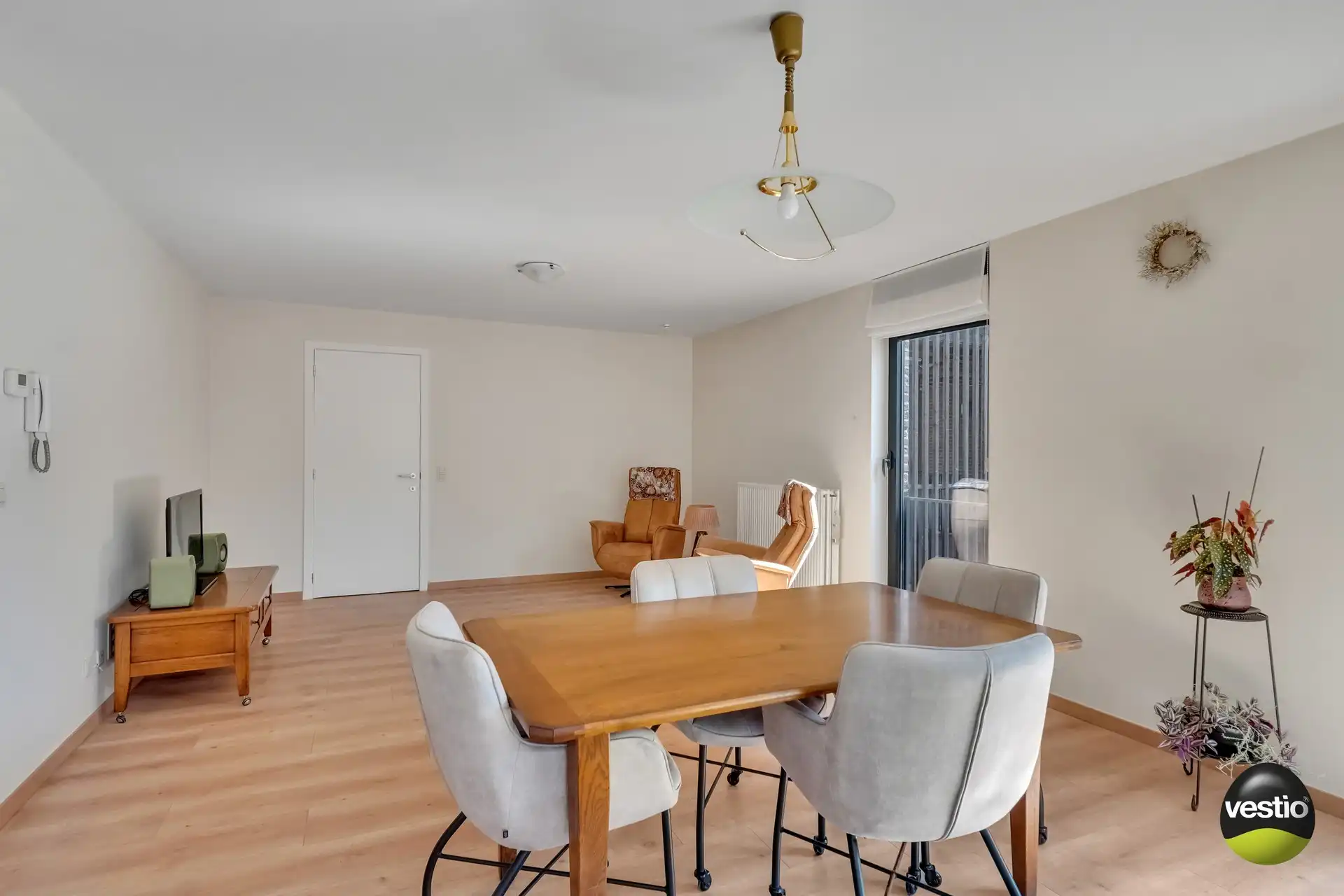 GOED GELEGEN APPARTEMENT 120 M² MET 3 SLAAPKAMERS foto 11