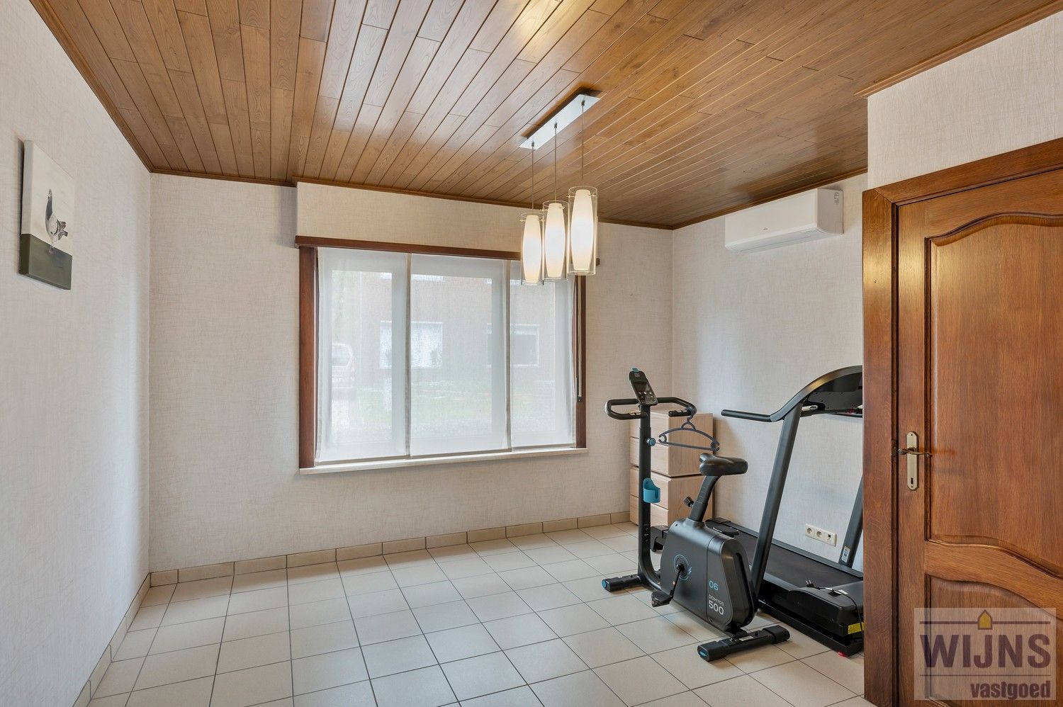 Mooi onderhouden woning met 2 slpkm foto 8