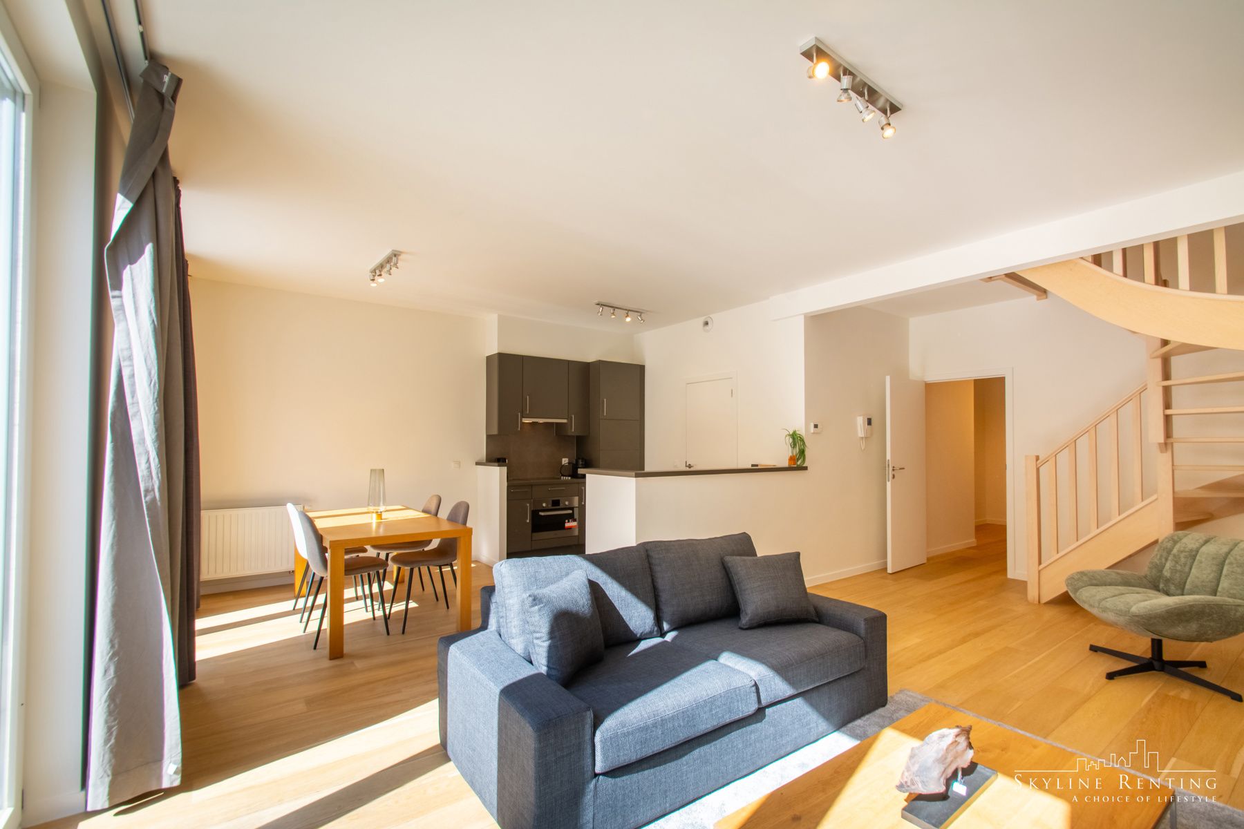  Mooie duplex 4k. + terras en TUIN (Europese wijk) foto 4