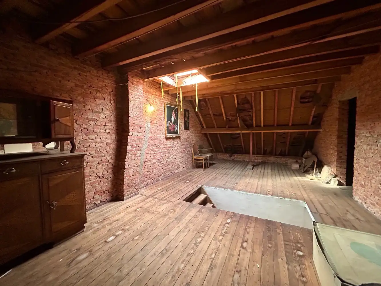 Ruime halfopen woning met overdekt zwembad op topligging foto 17