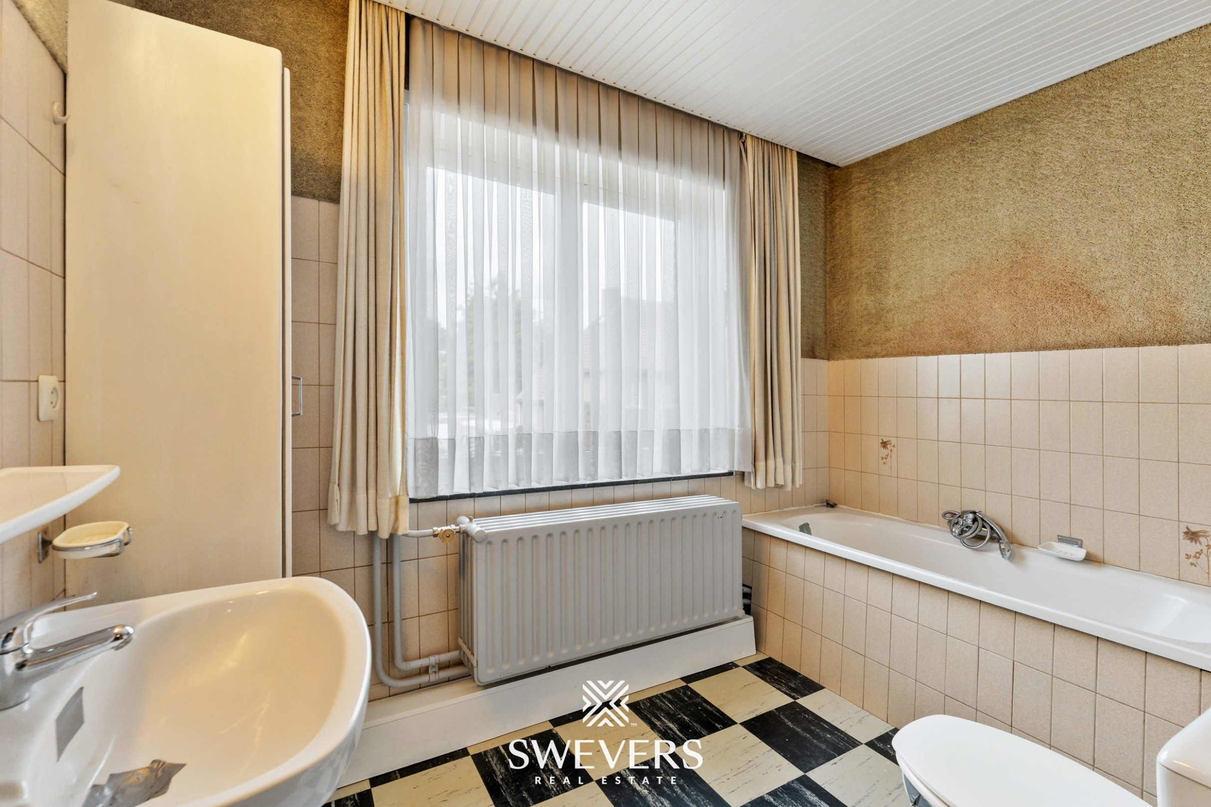 Renovatiepotentieel met 4 slaapkamers op 9a 77ca in hartje Beringen  foto 22