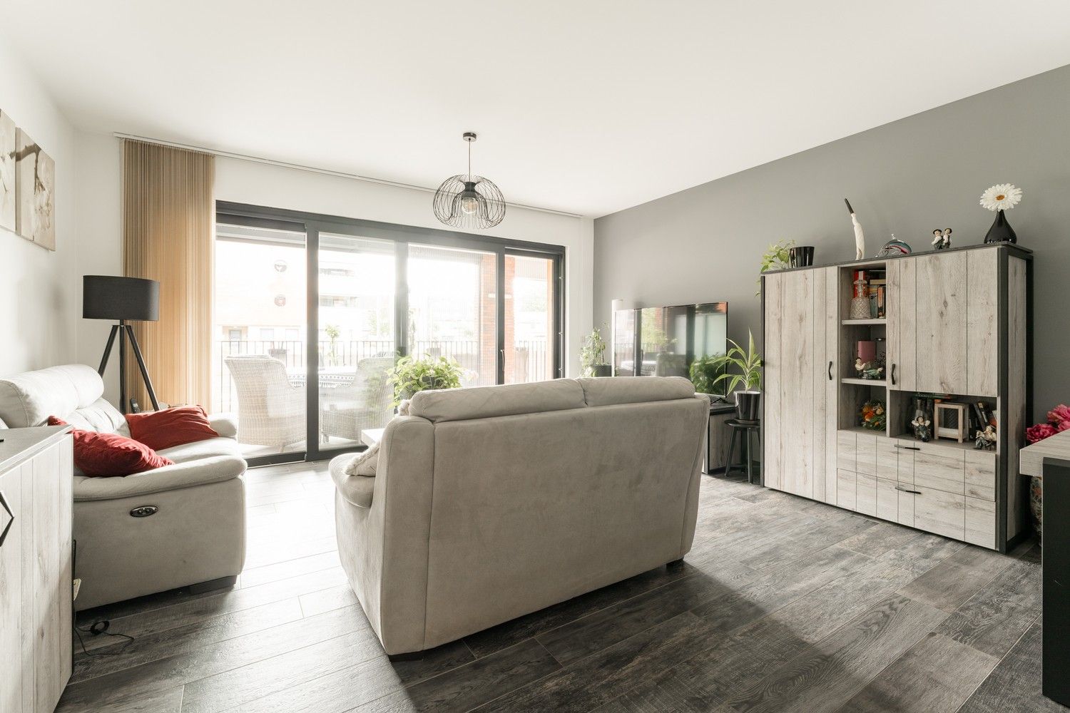 Ruim en lichtrijk  3 slaapkamer appartement met 2 terrassen  (49m²)  op toplocatie in Overpelt centrum foto 5